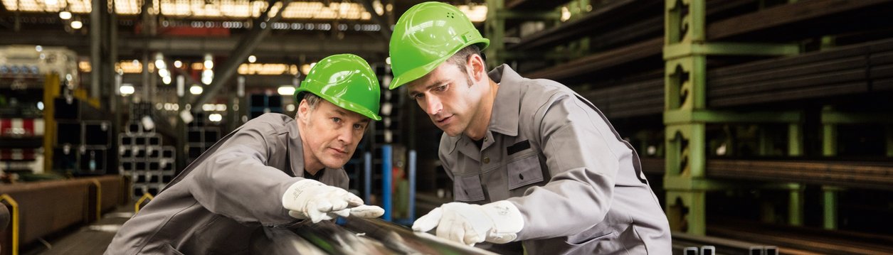 SPAETER Gruppe: Mitarbeiter in der Fertigungshalle